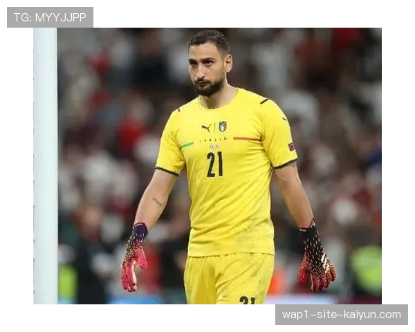 多纳鲁马镇守球门 为曼城年轻后防线提供保障